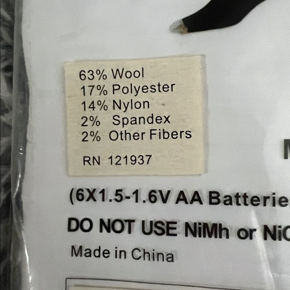 ActiVHeat Battery Heated Sock Liners Takes 6XAA Batteries Size Medium - Picture 2 of 3